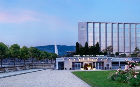 Căn hộ nằm trong khuôn viên khách sạn đắt nhất Thụy Sĩ President Wilson, bên bờ hồ Geneva tuyệt đẹp